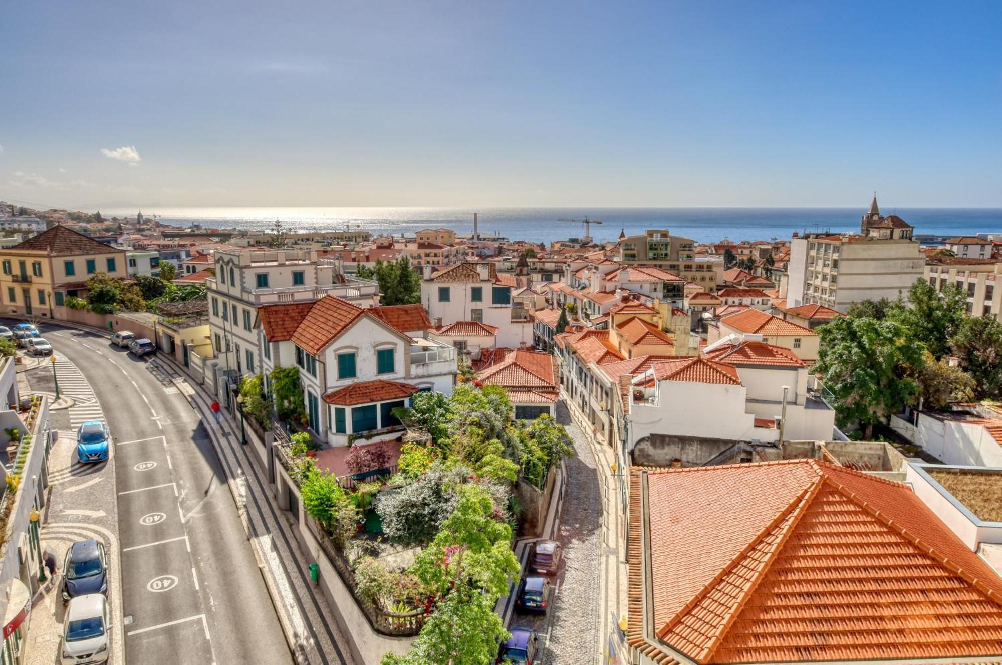 Panoramic View, A In Madeira * Funchal (Madeira)