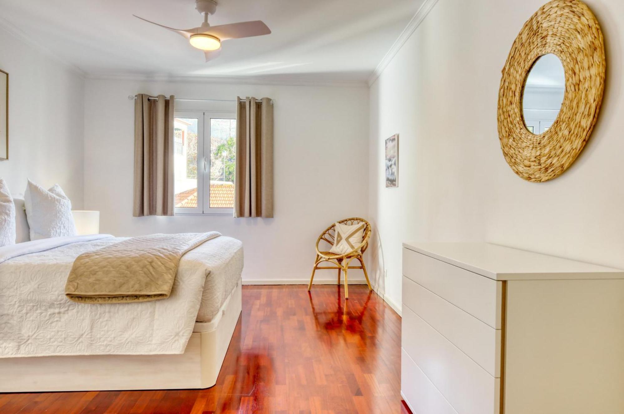 Panoramic View, A In Madeira Apartment