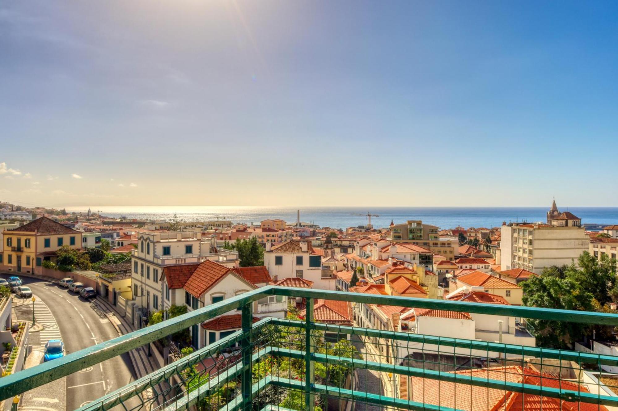 Panoramic View, A In Madeira * Funchal (Madeira)
